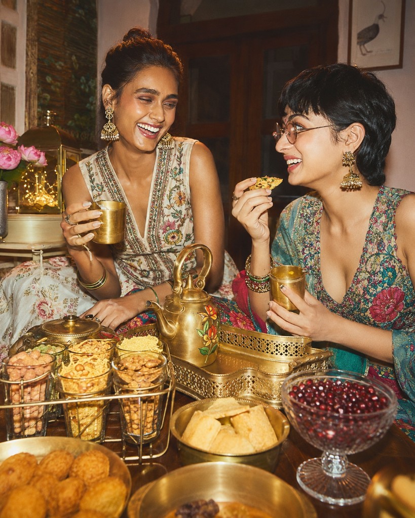 Friends sharing chai